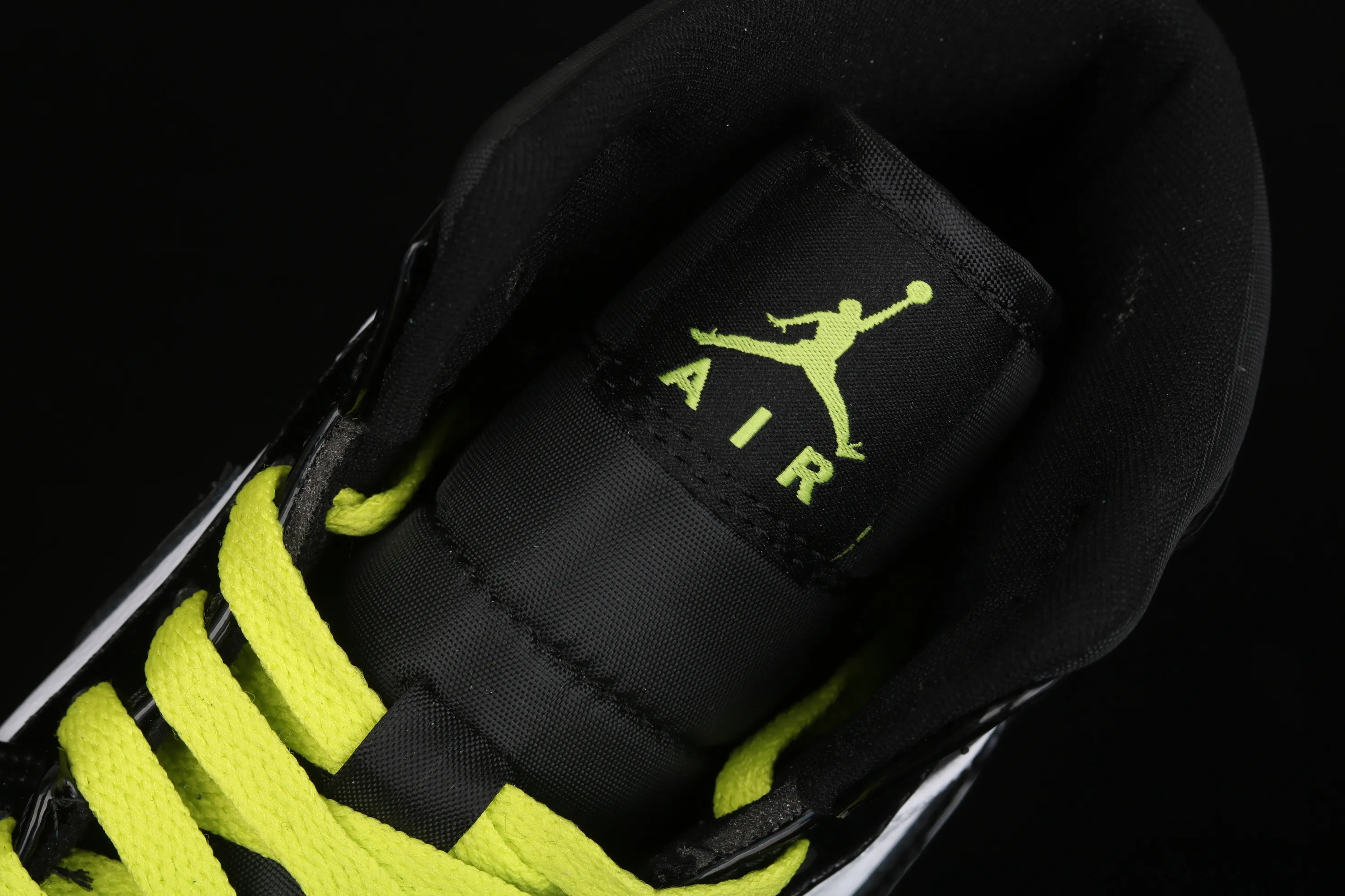 All categories Air Jordan Jordan series basketball shoes Air Jordan 1 Mid Air Jordan 1 Mid SE AJ1 Joe 1 black colorful chameleon green apple green BQ6931-003